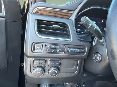 Used 2024 Chevrolet Suburban Premier image 22