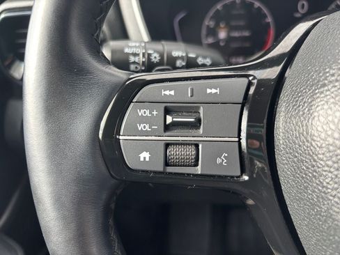 Used 2023 Honda Pilot Touring image 18