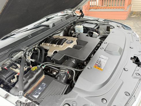 Used 2017 Cadillac Escalade Luxury AWD/4WD image 98
