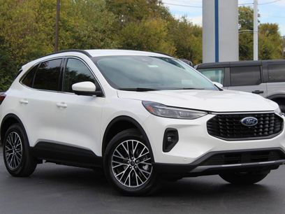 New 2026 Ford Escape SE w/ PHEV Premium Package