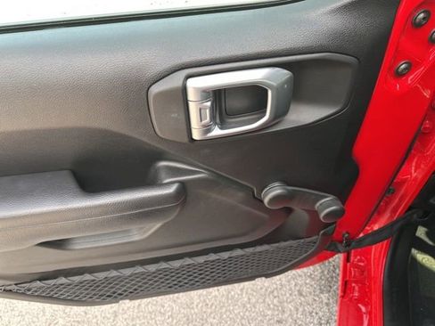 Used 2023 Jeep Wrangler Sport image 15