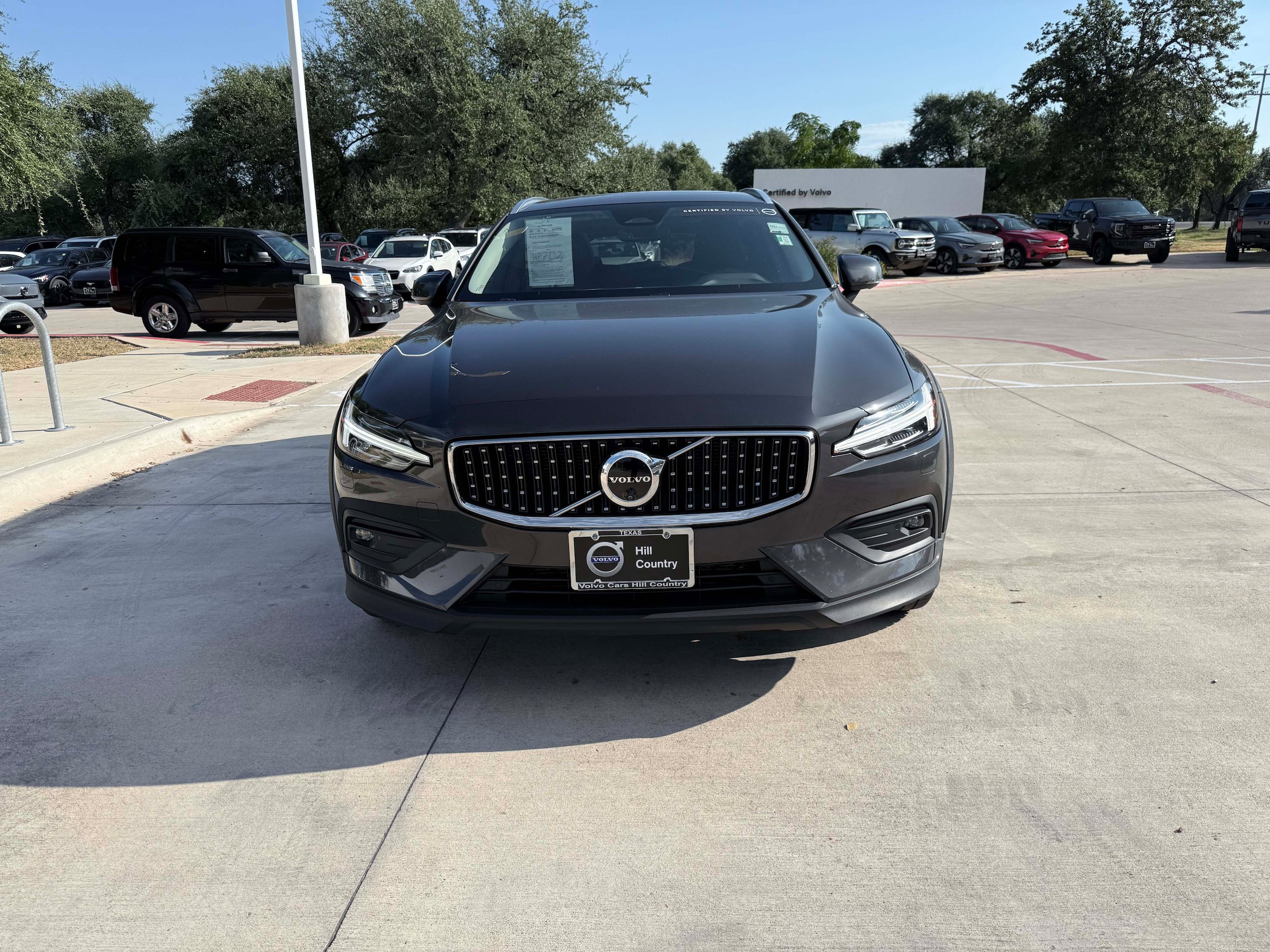 Certified 2025 Volvo V60 B5 Cross Country Plus AWD/4WD image 8