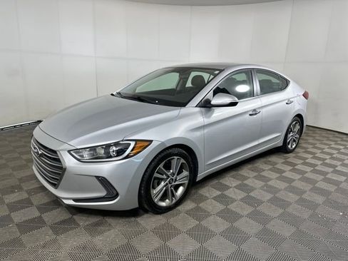 Used 2017 Hyundai Elantra Limited image 7