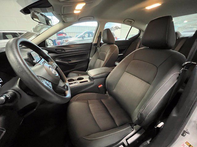 Used 2024 Nissan Altima 2.5 S FWD image 21
