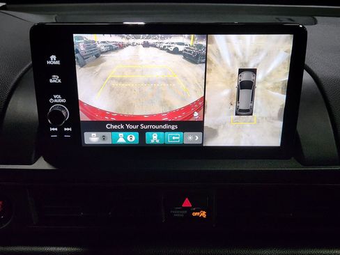 Used 2025 Honda Pilot TrailSport image 39