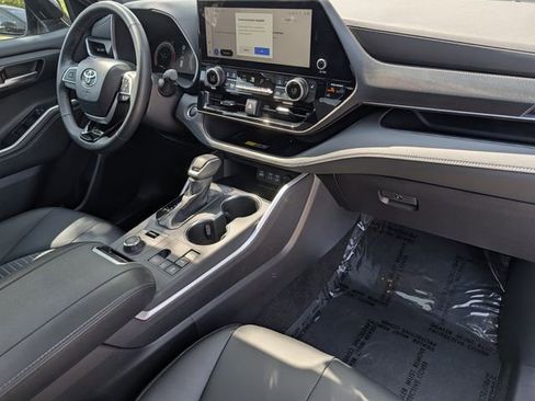 Certified 2026 Toyota Highlander XSE image 35