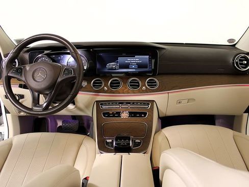 Used 2018 Mercedes-Benz E 300 4MATIC image 13