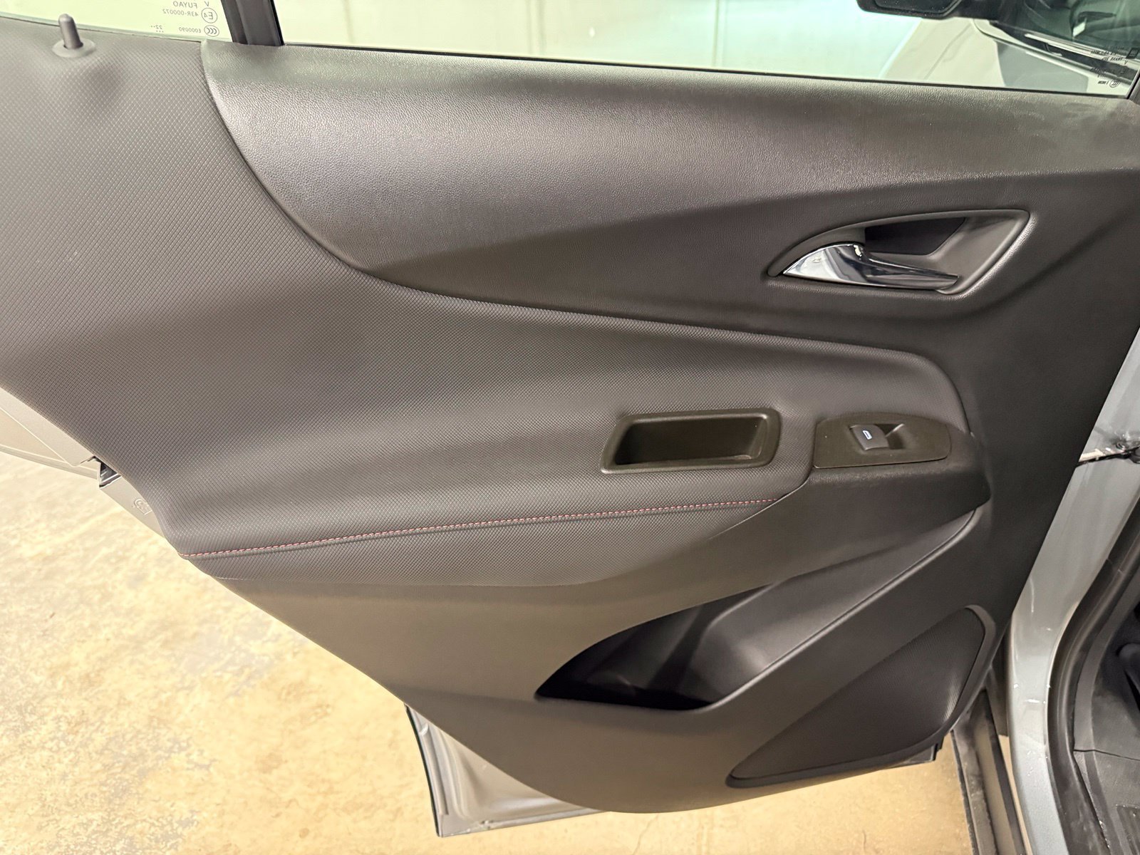 Used 2023 Chevrolet Equinox RS w/ LPO, Floor Liner Package FWD image 27