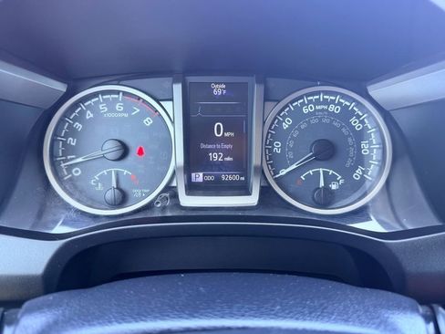 Used 2017 Toyota Tacoma SR5 AWD/4WD image 27