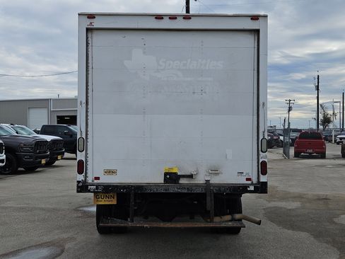 Used 2015 Chevrolet Express 3500 Extended image 4