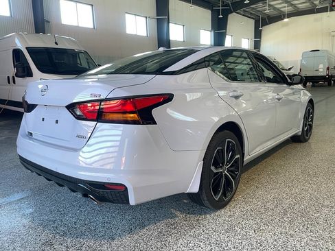 Used 2025 Nissan Altima 2.5 SR w/ SR Premium Package image 6