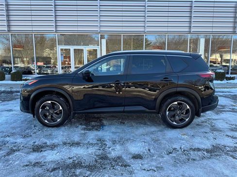 Certified 2024 Nissan Rogue SV w/ SV Premium Package image 5