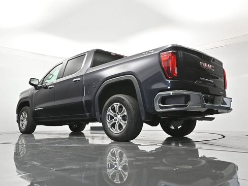 Used 2025 GMC Sierra 1500 SLT AWD/4WD image 44