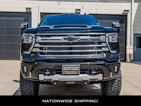 Used 2026 Chevrolet Silverado 2500 High Country w/ High Country Premium Package AWD/4WD image 4