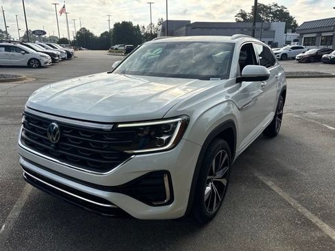 Used 2025 Volkswagen Atlas Cross Sport SEL Premium R-Line AWD/4WD image 2