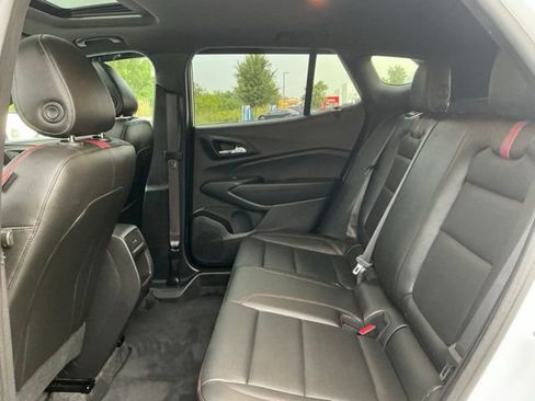 Used 2025 Chevrolet Trax RS w/ Sunroof Package FWD image 34