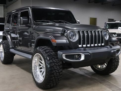 Used 2019 Jeep Wrangler Unlimited Sahara image 7