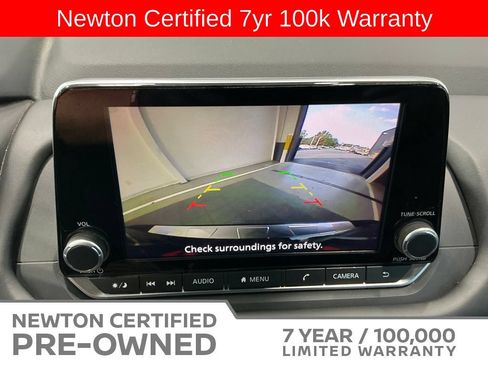 Used 2025 Nissan Rogue SV FWD image 9