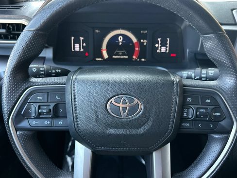 Used 2025 Toyota 4Runner SR5 RWD image 25