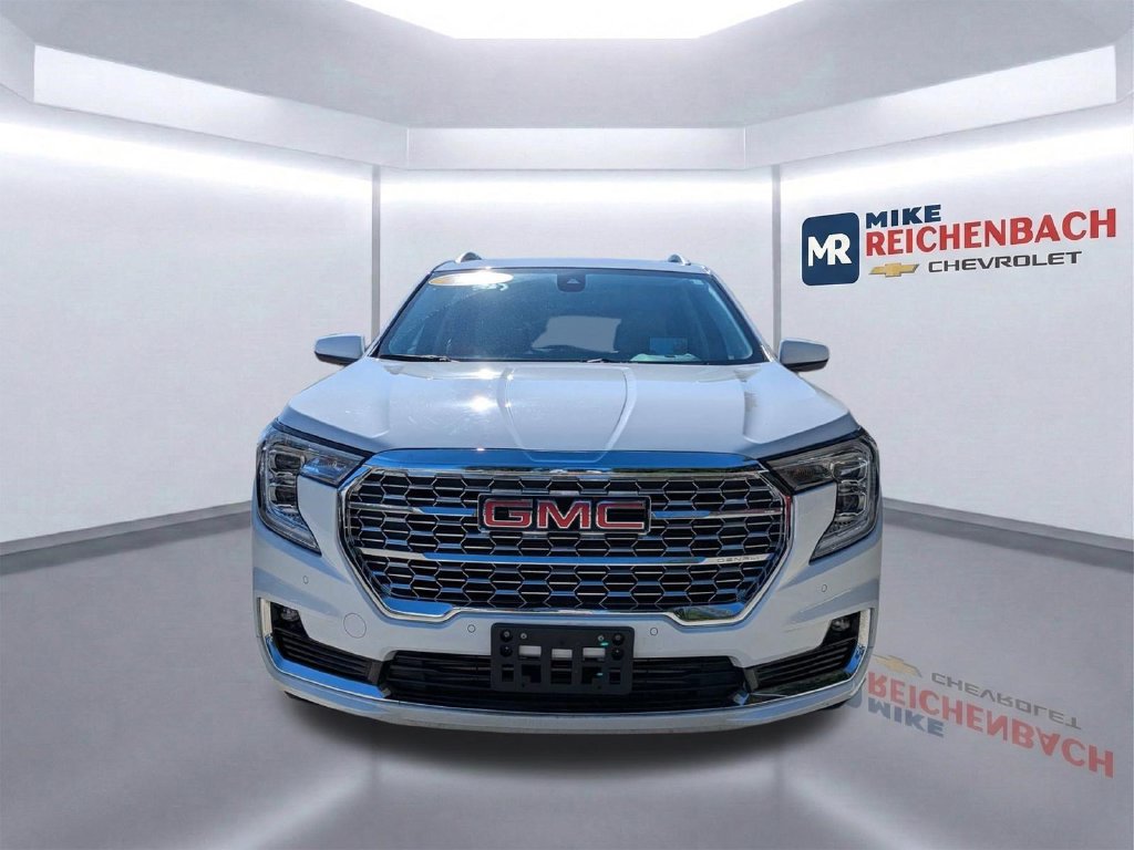 Used 2024 GMC Terrain Denali AWD/4WD image 9