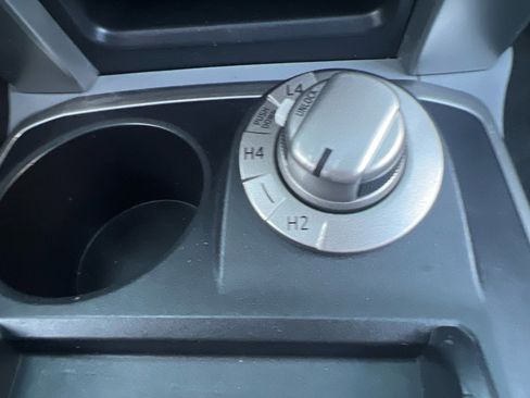 Used 2013 Toyota 4Runner SR5 w/ Convenience Pkg image 33