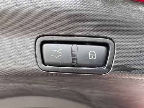 Used 2019 Alfa Romeo Stelvio Ti w/ Nero Edizione image 37