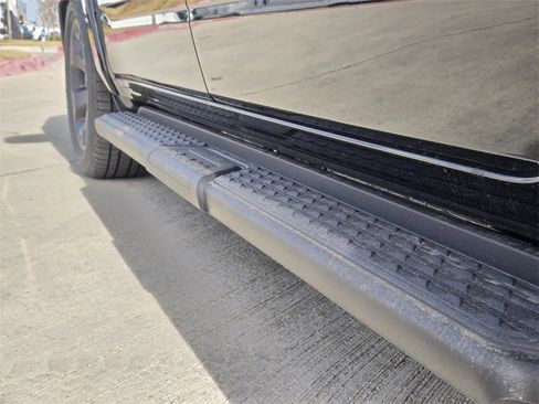 New 2026 RAM 1500 4x4 Crew Cab image 7