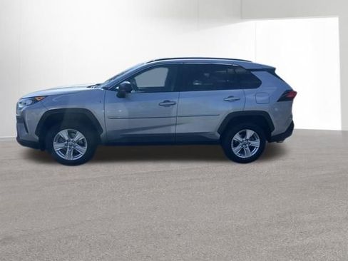 Used 2021 Toyota RAV4 LE AWD/4WD image 5