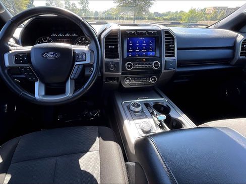 Used 2021 Ford Expedition XLT image 15