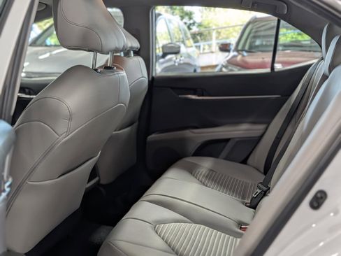 Used 2023 Toyota Camry SE image 19