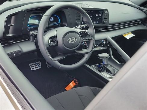 New 2026 Hyundai Elantra SEL Sport Premium image 3