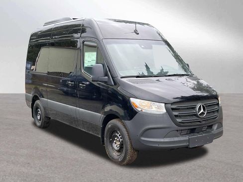Used 2024 Mercedes-Benz Sprinter 2500 image 7
