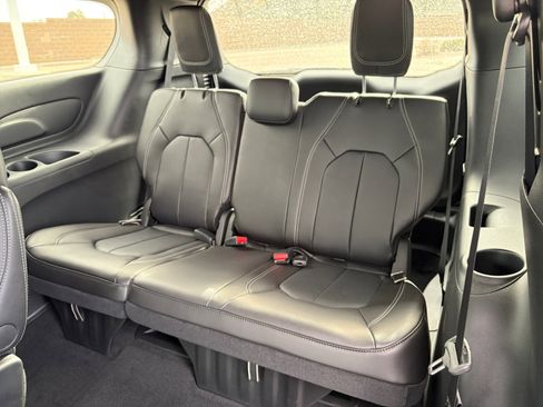 New 2026 Chrysler Pacifica Select image 35