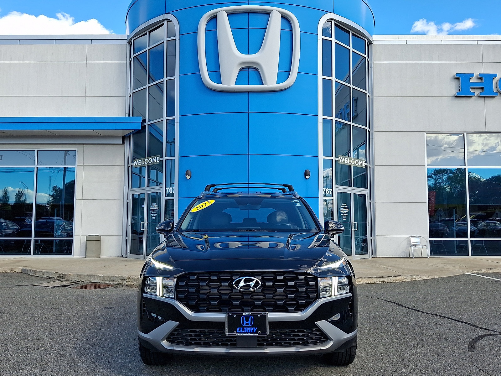 Used 2023 Hyundai Santa Fe SEL AWD/4WD image 2