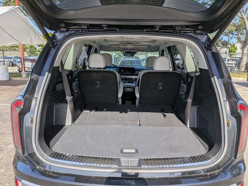 Certified 2025 Kia Telluride SX Prestige AWD/4WD image 14