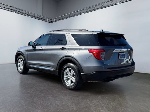 Used 2022 Ford Explorer XLT AWD/4WD image 39
