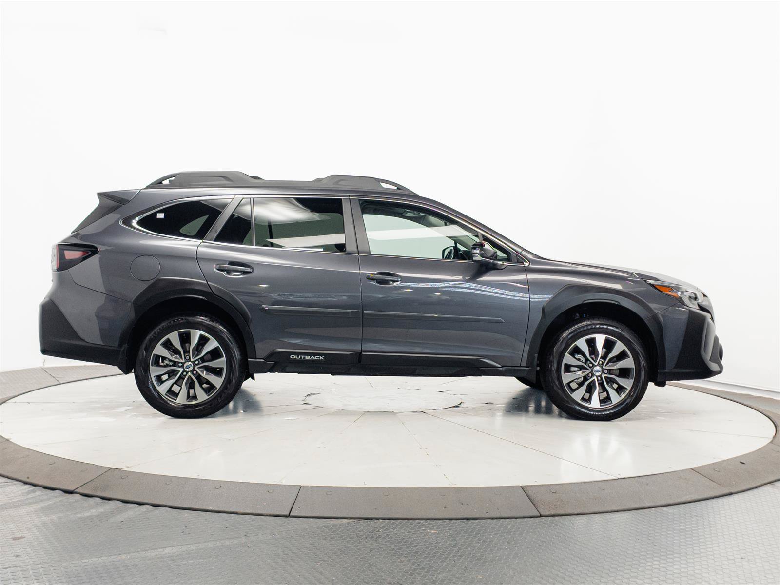 Used 2025 Subaru Outback Limited AWD/4WD image 15