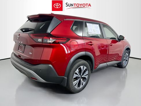 Used 2023 Nissan Rogue SV FWD image 4