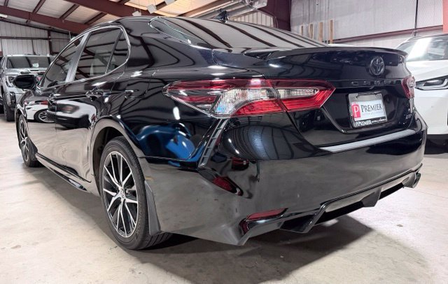 Used 2023 Toyota Camry SE FWD image 4