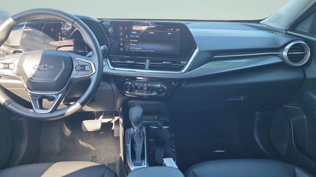 Used 2025 Chevrolet Trax ACTIV w/ Driver Confidence Package FWD image 14