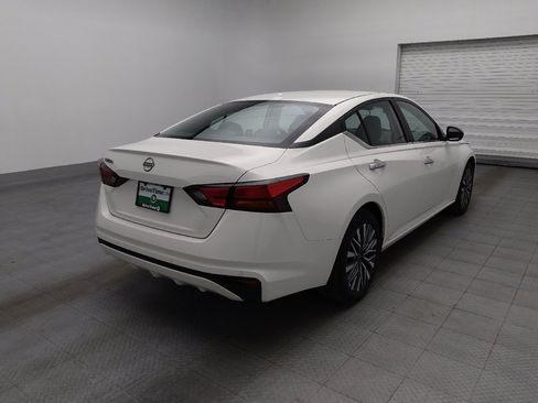 Used 2025 Nissan Altima 2.5 SV FWD image 9