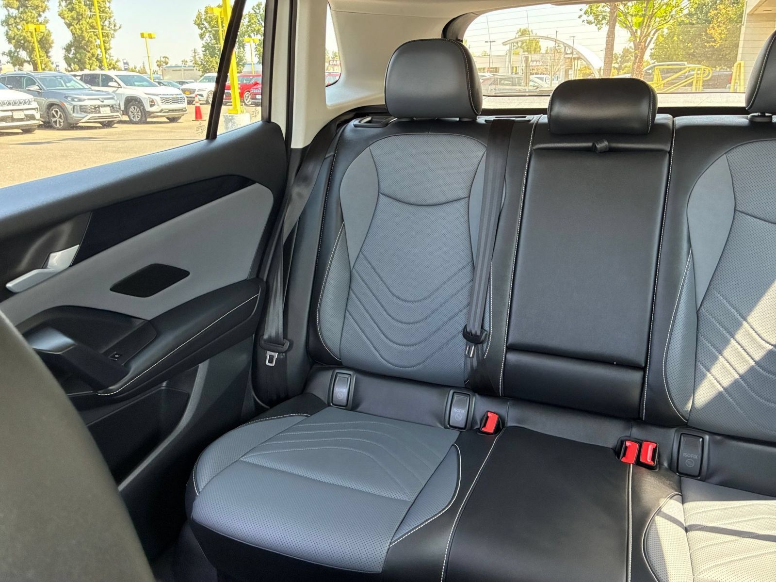 Used 2026 Volkswagen Tiguan SE FWD image 40