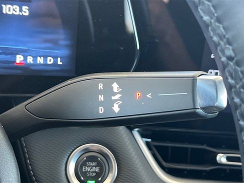 Used 2025 Chevrolet Equinox LT image 32