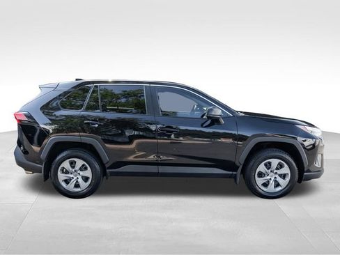 Used 2023 Toyota RAV4 LE AWD/4WD image 5