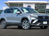 Used 2022 Volkswagen Taos SE image 2