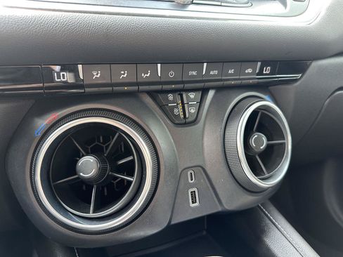 Used 2023 Chevrolet Blazer LT FWD image 23