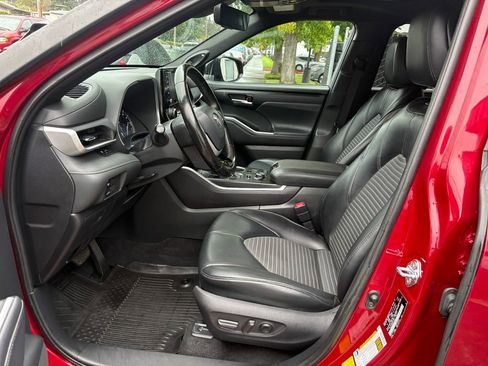 Used 2022 Toyota Highlander XSE image 15
