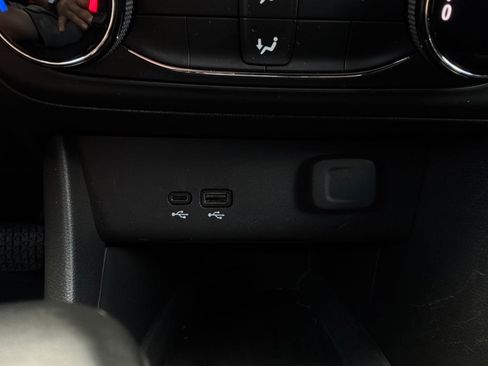 Used 2025 Buick Encore GX Preferred FWD image 24