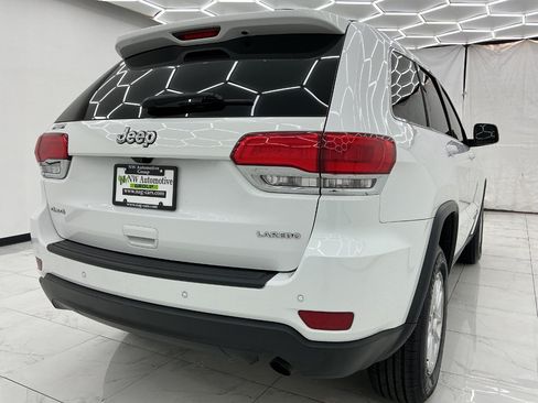 Used 2019 Jeep Grand Cherokee Laredo AWD/4WD image 8
