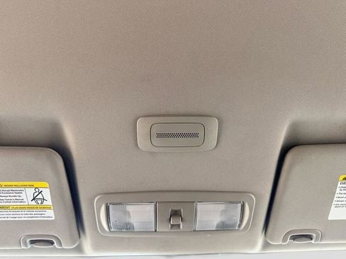 Used 2022 Nissan Frontier SV RWD image 18